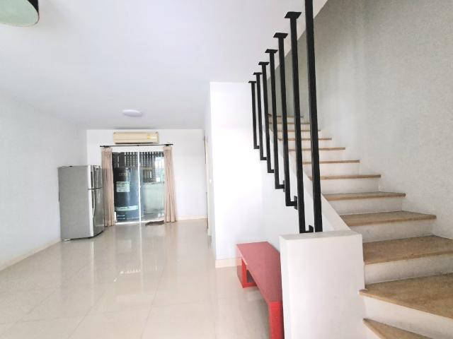 ให้เช่า ทาวน์โฮม 3 ชั้น หมู่บ้านอารียา เดลี่ ลาดปลาเค้า 3 ห้องนอน 4 ห้องน้ำ ราคา 28,000 บ/เดือน