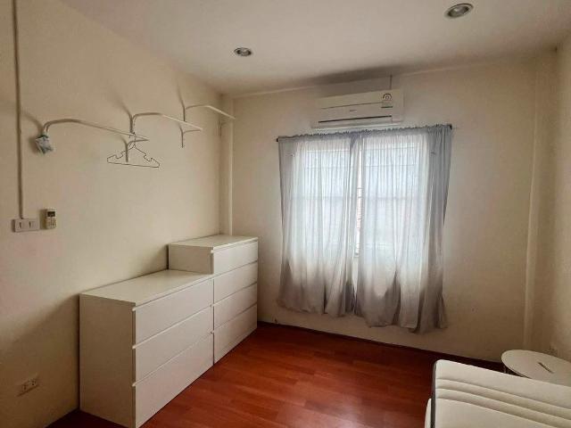 ให้เช่าทาวน์โฮม 3 ชั้น | หมู่บ้านไลโอ พหลโยธิน–วัชรพล พหลโยธิน 54/1 3 ห้องนอน 3 ห้องน้ำ เฟอร์นิเจอร์ครบ