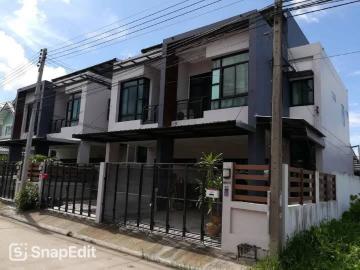 ให้เช่าทาวน์โฮม 2 ชั้น หลังโรงเรียนวารีอินเตอร์เนชั่นแนลเชียงใหม่ ใกล้ห้างสรรพสินค้า RW006197