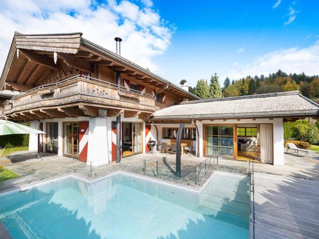 POOL TIEFGARAGE LIFT Die heilige Dreifaltigkeit von Luxus in Reith bei Kitzbühel in Tirol