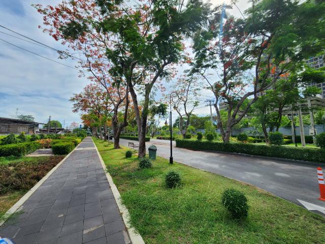 ห้องว่างครับผม รีโนเวทใหม่ ทาสี เปลี่ยนพื้น เหมือนมือ 1 วิวแม่น้ำ+สวนต้นไม้*ให้เช่า Chapter One Modern Dutch ราษฎร์บูรณะ ห้องนอนใหญ่ทั้ง 2ห้องครับ