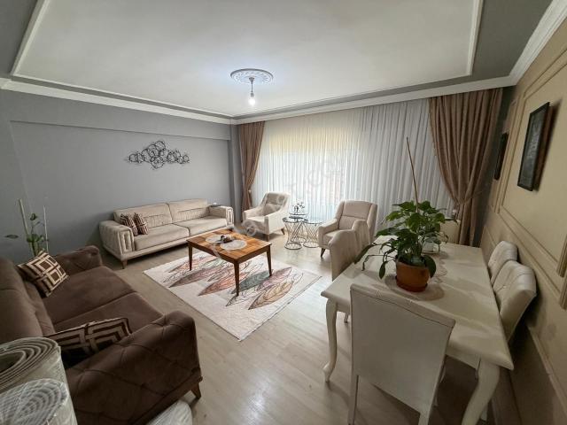 Hızırpaşa Mahallesi Satılık 2+1 Büyük Daire Ebeveyn Banyolu
