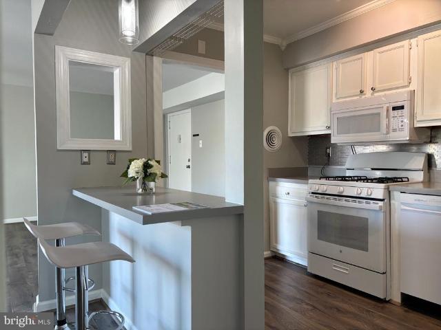 203 Victor Parkway # H