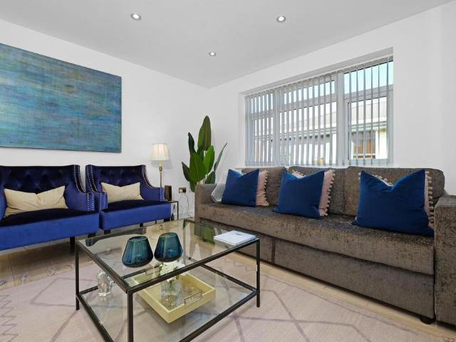 HA4 StMartins 02 2 bed apartment to rent £3,500 pcm £808 pw