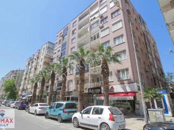 Haşim İşcan Caddesi Üzeri Bölge Metroya 2 Dk Kiralık 3+1 Daire