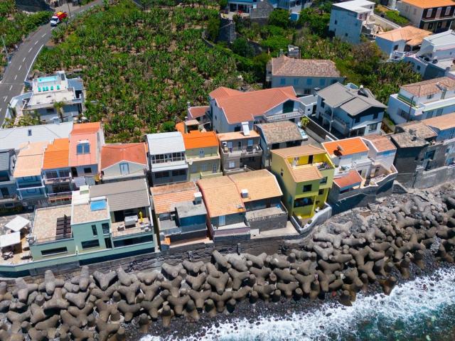 Há lugares na Madeira que parecem existir fora do tempo e Pa. 83m² Calheta