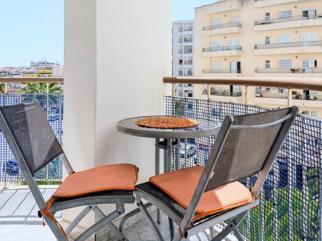 Há lugares onde a localização faz toda a diferença. Este apartamento é um deles