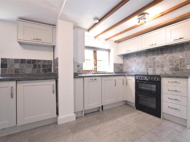 Ham Lane, Cheltenham GL52 2 bed semi detached house to rent £1,450 pcm £335 pw