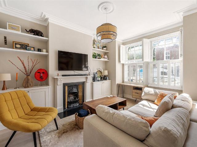 Hambalt Road, London SW4, 2 bed flat to rent, £4,250 pcm | PrimeLocation