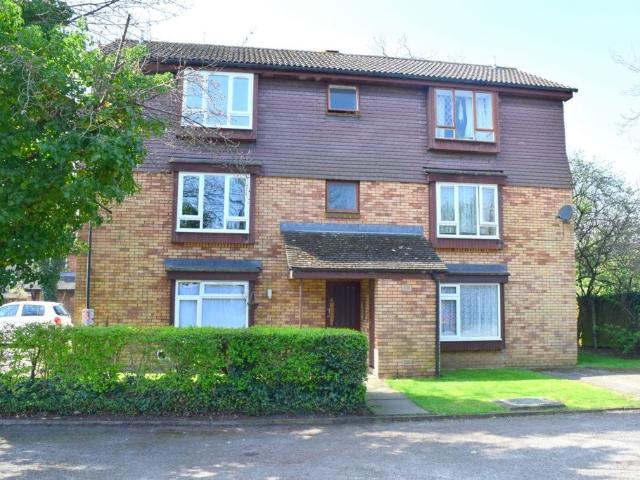 Hambledon Close, Hillingdon UB8, 1 bed flat to rent, £1,300 pcm | PrimeLocation