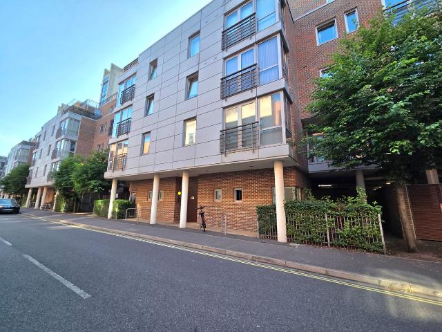 Hamburg House, Portsmouth PO1, Studio to rent, £995 pcm | PrimeLocation