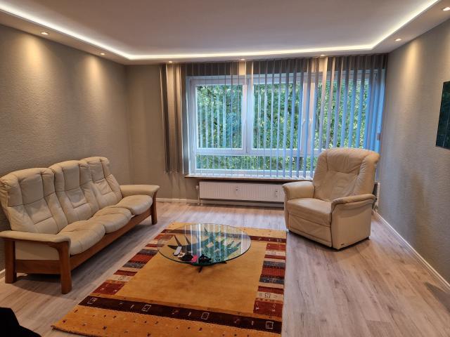 Hamburg Poppenbüttel: Beautiful, sunny, secluded, furnished app view over Alster parks
