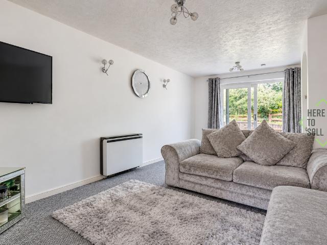 Hamburgh Court, Cheshunt EN8, 2 bed flat to rent, £1,500 pcm | PrimeLocation
