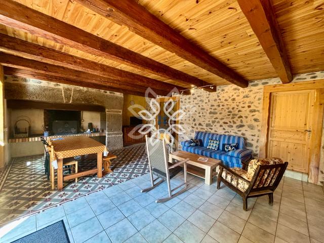 HAMEAU A VENDRE
