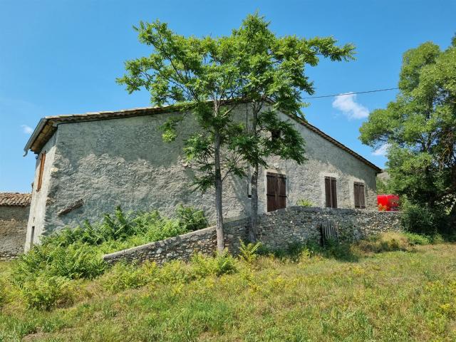 Hameau à Restaurer entièrement 750m² Sisteron