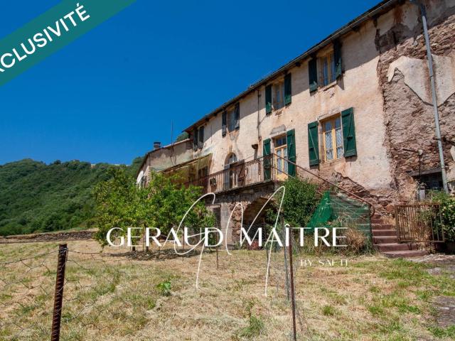 Hameau à restaurer en bord de Tarn avec 17 Ha 372m² Brousse le Château