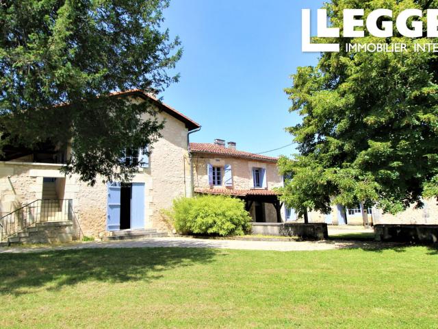 Hameau au cœur de la France rurale Une opportunité rare au cœur du Périgord Vert