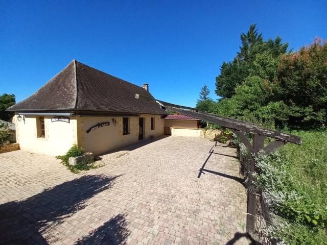 Hameau au charme Périgourdin 2300m² Sireuil