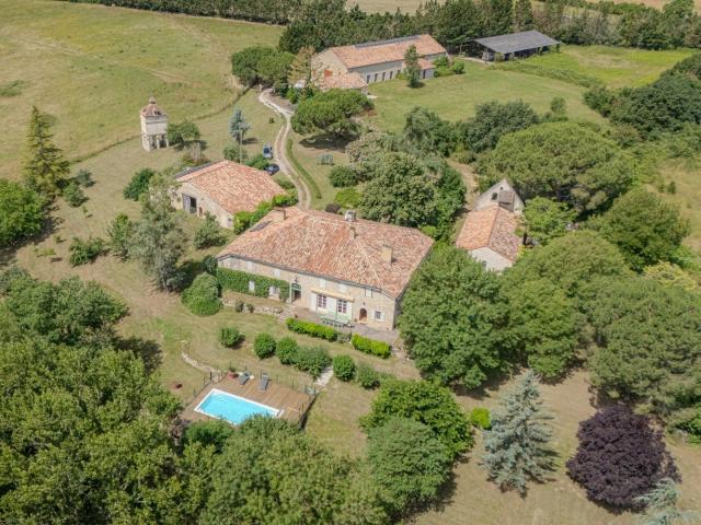 Hameau de charme dans un cadre privilégié 350m² Astaffort