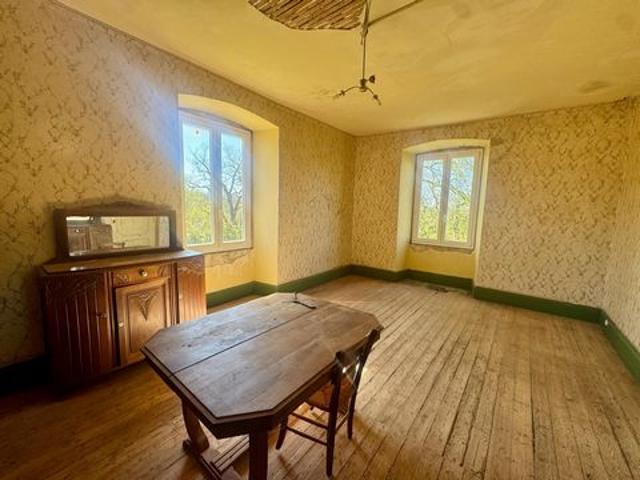 Hameau en pierres au calme, charme et nature