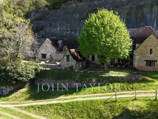 Hameau privé d’exception au cœur du Périgord Noir