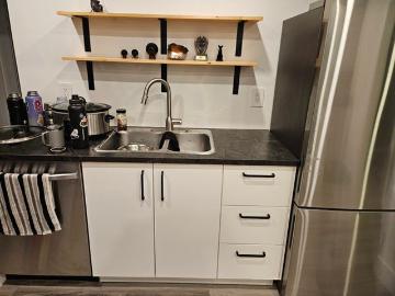 HamEoh Blanchette Has an Apartment
