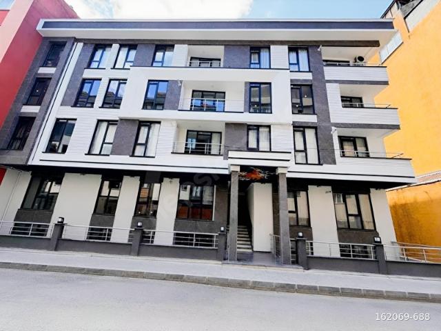 HAMİDİYE GİRNE CADDESİNE YAKIN SIFIR BİNADA 2+1 KAPALI OTOPARKLI