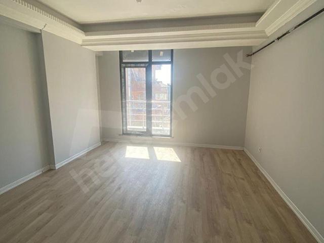 Hamidiye mahallesinde asansörlü 160 m2 sıfır 2+1 lüks dubleks