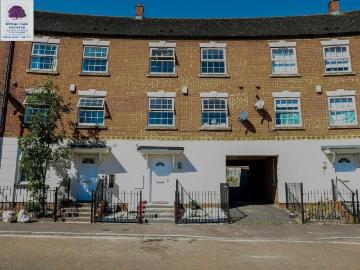 Hamilton Circle, Hamilton, Leicester LE5, 4 bed terraced house to rent, £1,450 pcm | PrimeLocation