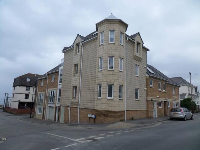 Hamilton Court, Westward Ho! 2 bed apartment to rent £800 pcm £185 pw