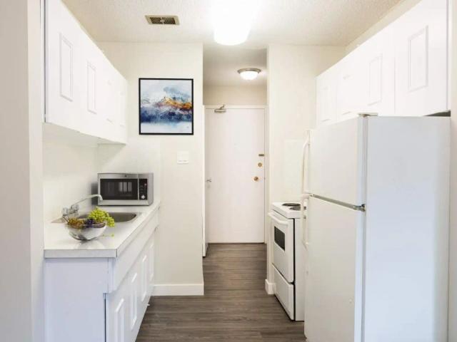 Hamilton Park Plaza — 2 Bedroom