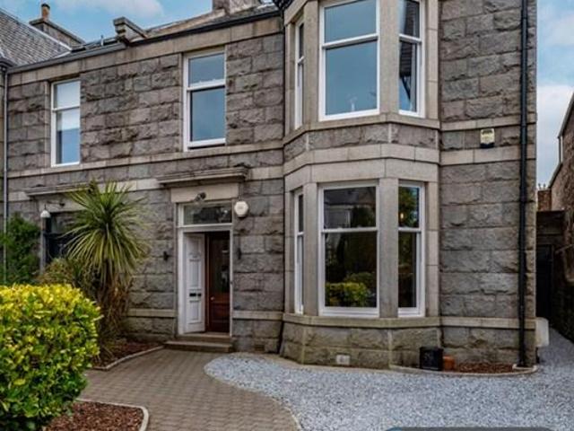Hamilton Place, Aberdeen, AB15 5 bed semi detached house to rent £2,300 pcm £531 pw