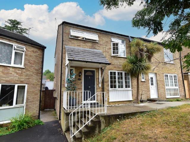 Hamilton Road, Hunton Bridge, WD4 3 bed end of terrace house to rent £2,750 pcm £635 pw