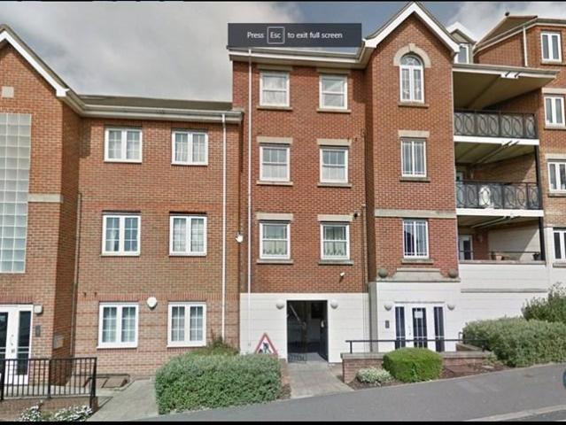 Hamilton Road, High Wycombe, HP13 2 bed flat to rent £1,400 pcm £323 pw