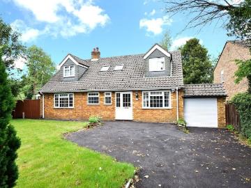 Hamilton Road, Kings Langley WD4 5 bed detached house to rent £2,700 pcm £623 pw