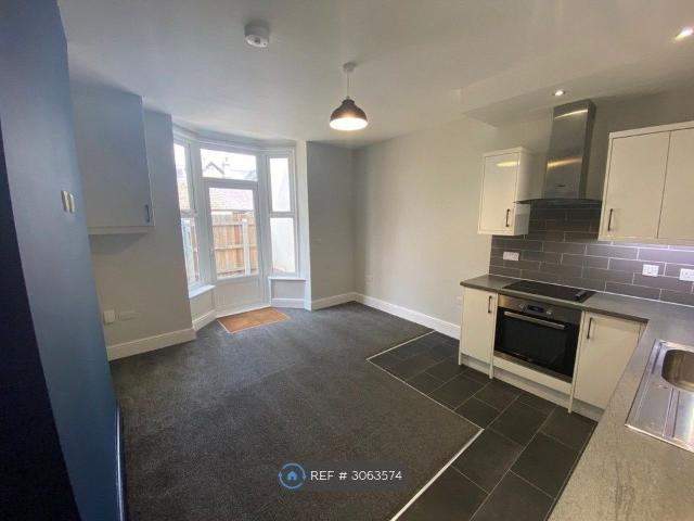Hamilton Road, Lincoln LN5, 2 bed flat to rent, £1,050 pcm | PrimeLocation