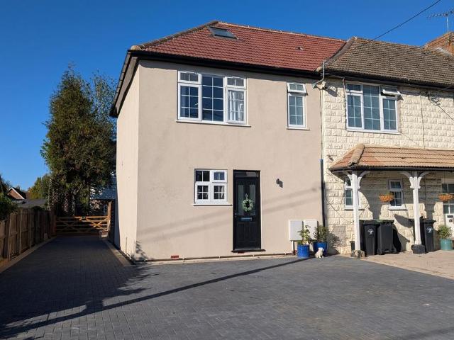 Hamilton Road, Little Canfield CM6 3 bed end of terrace house to rent £2,000 pcm £462 pw