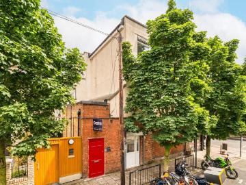 Hamilton Road, London SW19 2 bed flat to rent £1,995 pcm £460 pw