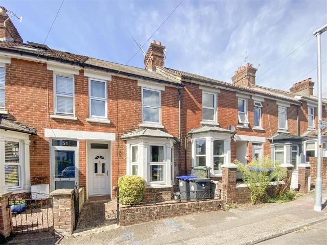 Hamilton Road, Salisbury SP1 2 bed terraced house to rent £1,200 pcm £277 pw