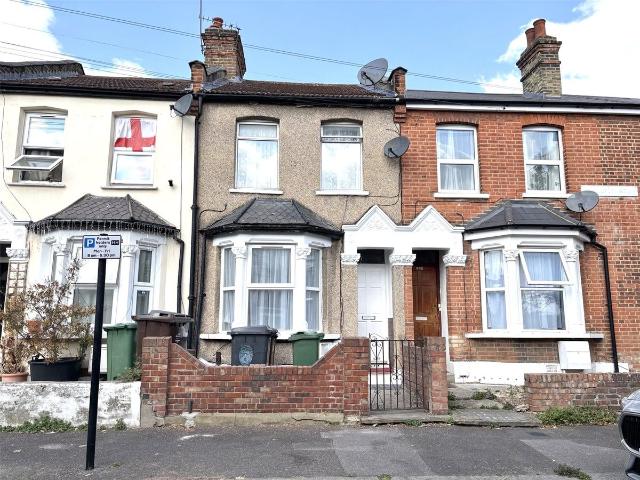 Hamilton Road, Walthamstow E17, 3 bed detached house to rent, £2,200 pcm | PrimeLocation