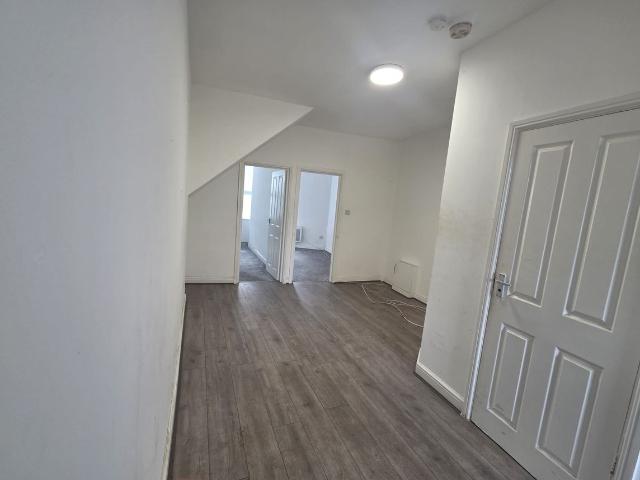 Hamlet Court Road, Westcliff On Sea SS0, 2 bed flat to rent, £1,250 pcm | PrimeLocation