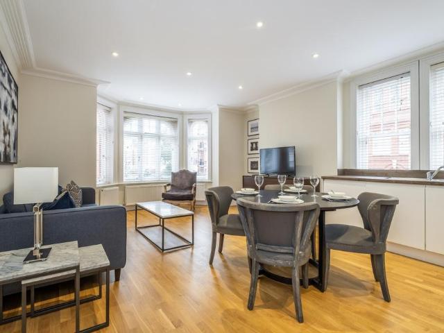 Hamlet Gardens, 290 King Street. 2 bed flat to rent £3,800 pcm £877 pw