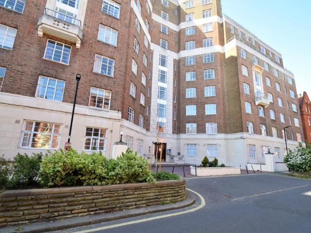 Hamlet Gardens, Hammersmith 1 bed apartment to rent £1,850 pcm £427 pw