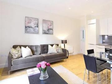 Hamlet Gardens, London, W6 0SY, United Kingdom | 2 bed apartment for rent #115915979 | Rentberry