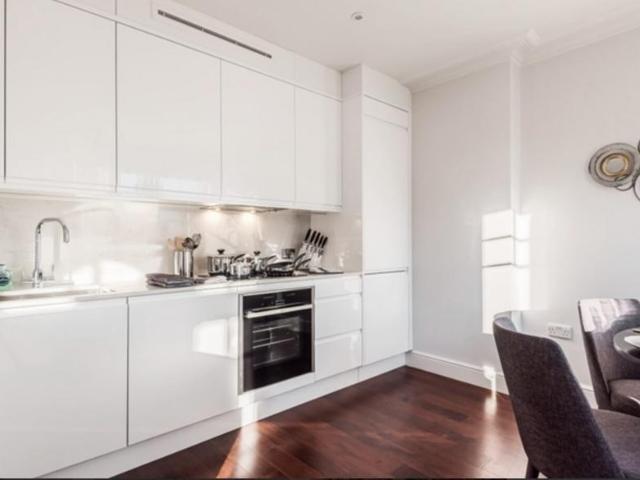 Hamlet Gardens, London, W6 0TR, United Kingdom | 3 bed apartment for rent #120873915 | Rentberry