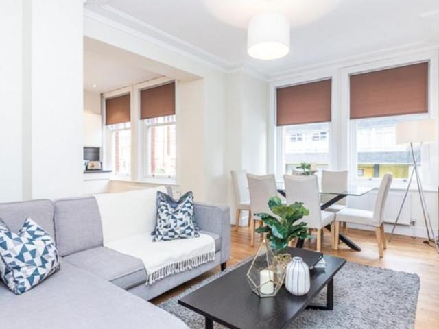 Hamlet Gardens, London, W6 0TR, United Kingdom | 3 bed apartment for rent #120875476 | Rentberry