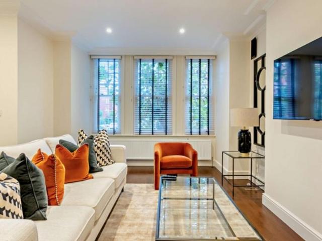 Hamlet Gardens, London, W6 0TR, United Kingdom | 3 bed apartment for rent #120875163 | Rentberry