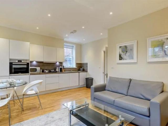 Hamlet Gardens, London W6, 2 bed terraced house to rent, £3,640 pcm | PrimeLocation