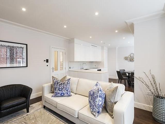 Hamlet Gardens, Ravenscourt Park, London W6, 3 bed terraced house to rent, £5,720 pcm | PrimeLocation