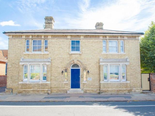 Hamlet Road, Haverhill CB9 2 bed flat to rent £995 pcm £230 pw